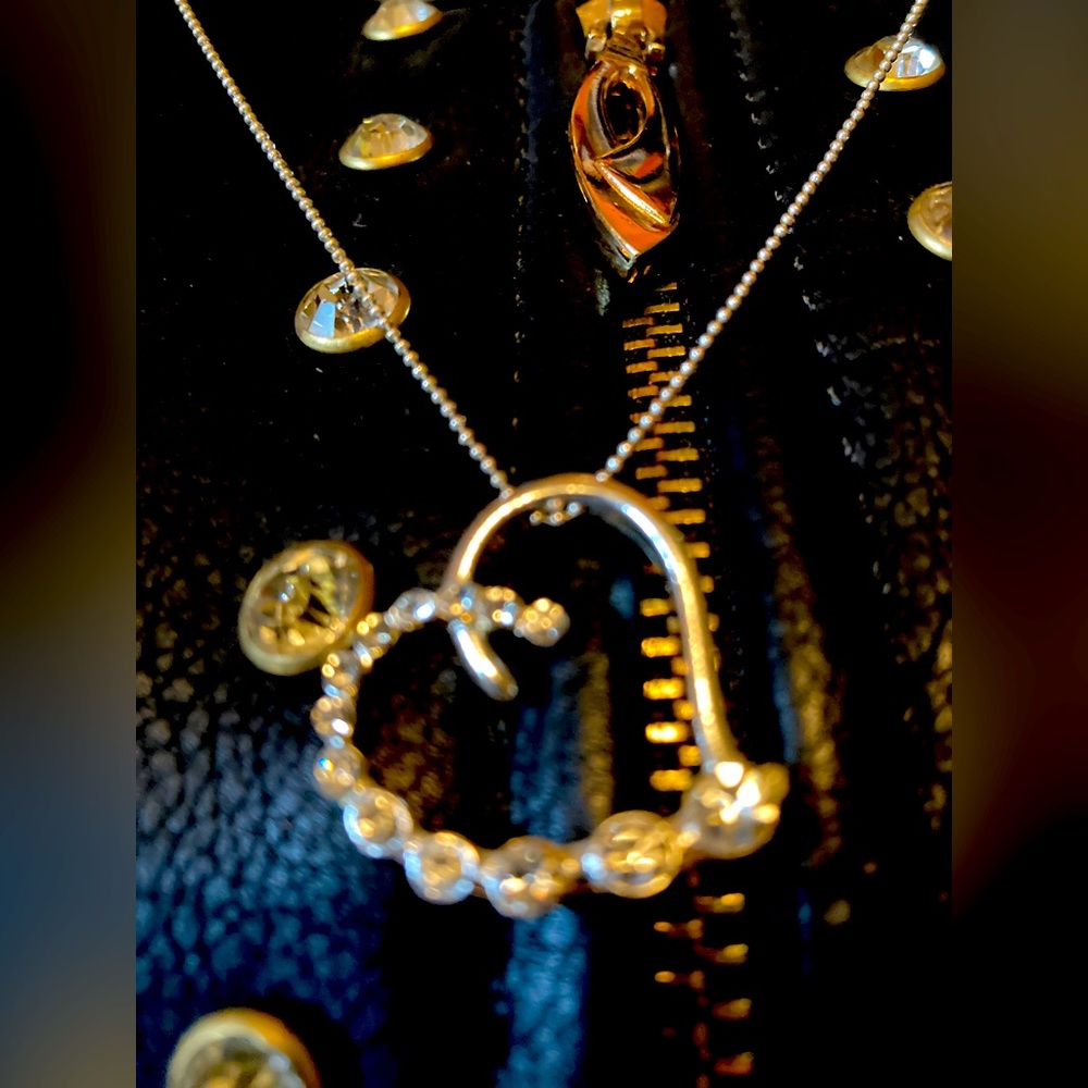 Necklace, Heart of Faux Crystals, light chain holding the heart pendant, 9-1/4”